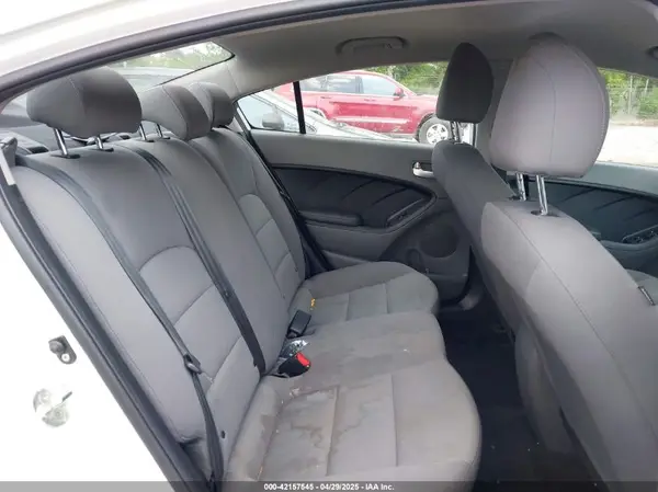 3KPFK4A75JE206382 2018 KIA FORTE - Image 8