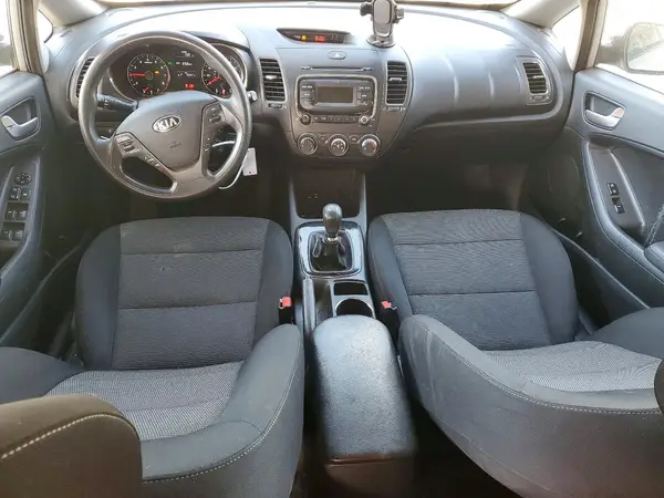 3KPFK4A75JE208066 2018 KIA FORTE - Image 8