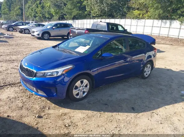 3KPFK4A75JE210111 2018 KIA FORTE - Image 2