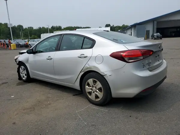 3KPFK4A75JE213347 2018 KIA FORTE - Image 2