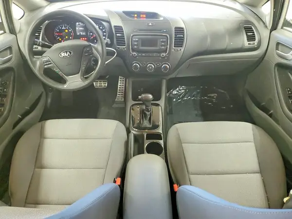 3KPFK4A75JE213476 2018 KIA FORTE - Image 8