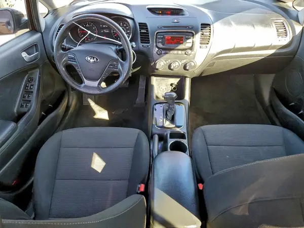 3KPFK4A75JE217253 2018 KIA FORTE - Image 8