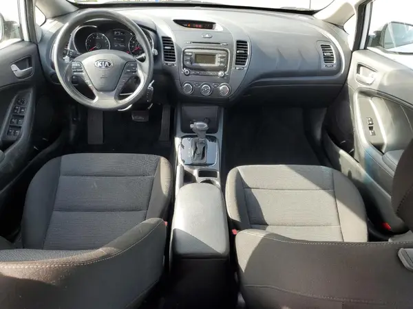 3KPFK4A75JE220248 2018 KIA FORTE - Image 8