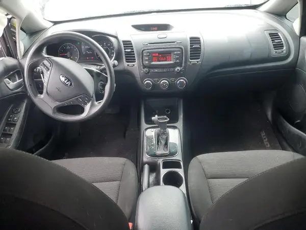 3KPFK4A75JE225238 2018 KIA FORTE - Image 8