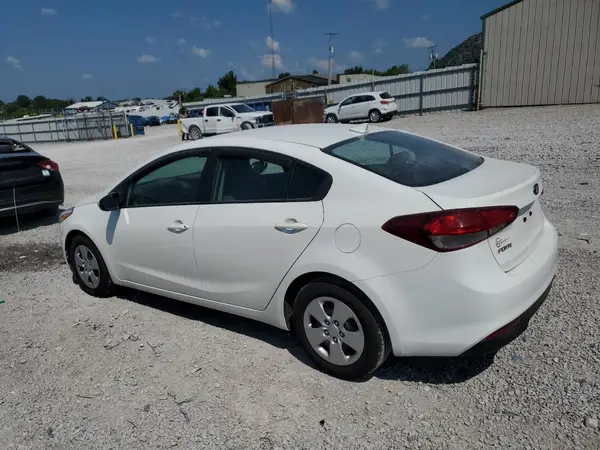 3KPFK4A75JE230052 2018 KIA FORTE - Image 2