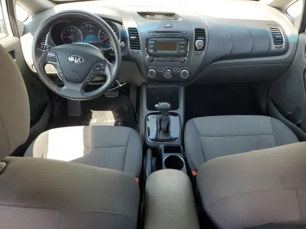 3KPFK4A75JE230052 2018 KIA FORTE - Image 8