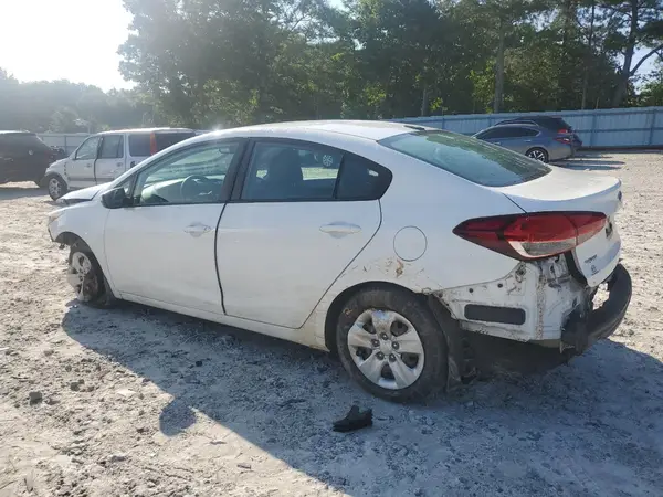3KPFK4A75JE234344 2018 KIA FORTE - Image 2