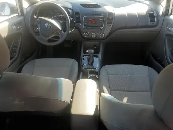 3KPFK4A75JE234344 2018 KIA FORTE - Image 8