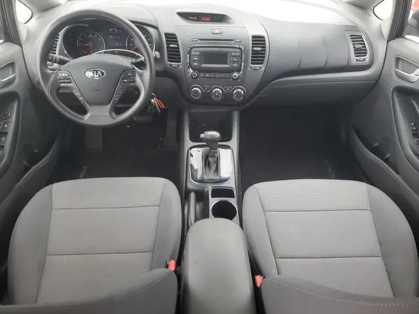 3KPFK4A75JE235767 2018 KIA FORTE - Image 8