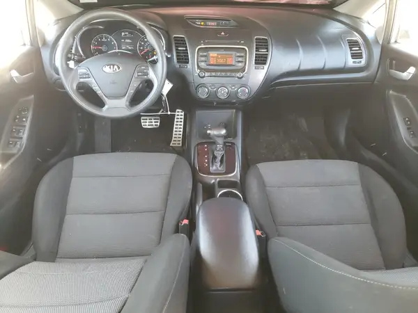 3KPFK4A75JE237437 2018 KIA FORTE - Image 8