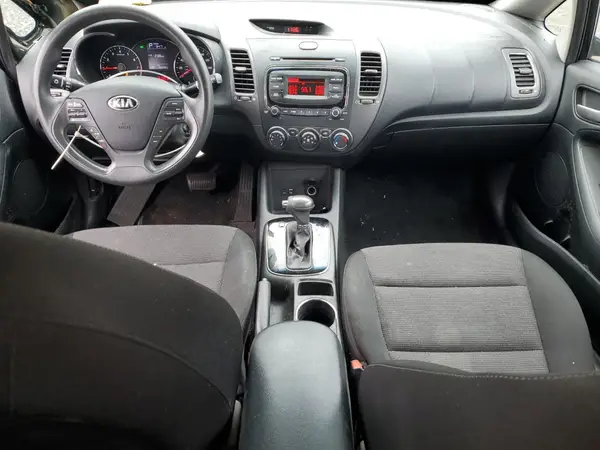 3KPFK4A75JE239155 2018 KIA FORTE - Image 8