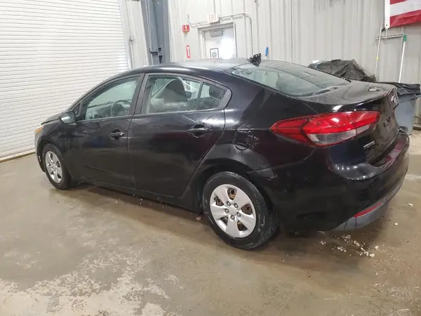 3KPFK4A75JE239463 2018 KIA FORTE - Image 2