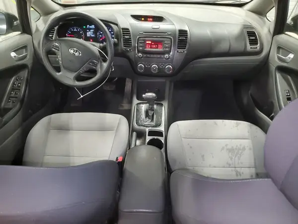3KPFK4A75JE239463 2018 KIA FORTE - Image 8