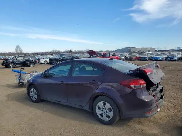 3KPFK4A75JE240547 2018 KIA FORTE - Image 2