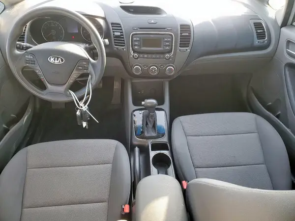 3KPFK4A75JE243691 2018 KIA FORTE - Image 8