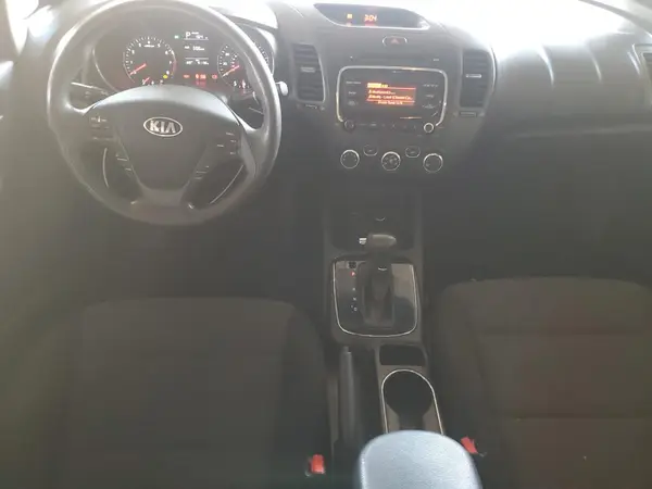 3KPFK4A75JE244582 2018 KIA FORTE - Image 8