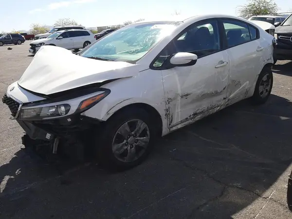 3KPFK4A75JE245103 2018 KIA FORTE - Image 1