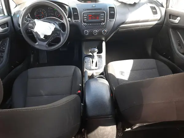 3KPFK4A75JE245103 2018 KIA FORTE - Image 8