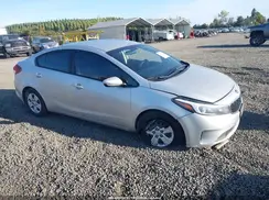 3KPFK4A75JE246977 2018 KIA FORTE