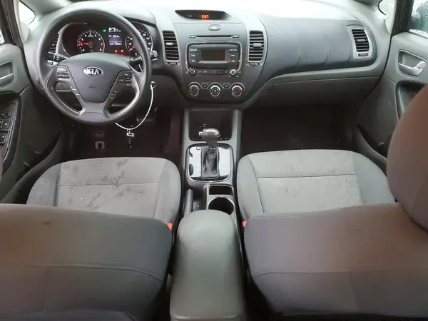 3KPFK4A75JE247434 2018 KIA FORTE - Image 8