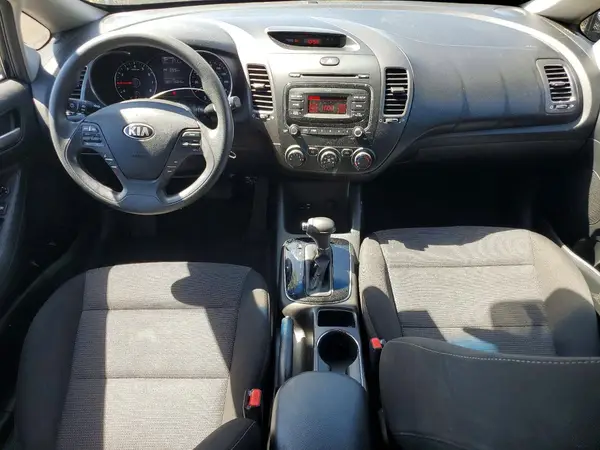3KPFK4A75JE251807 2018 KIA FORTE - Image 8