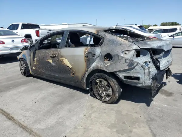 3KPFK4A75JE254237 2018 KIA FORTE - Image 2