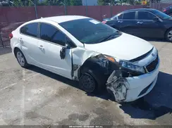 3KPFK4A75JE256540 2018 KIA FORTE