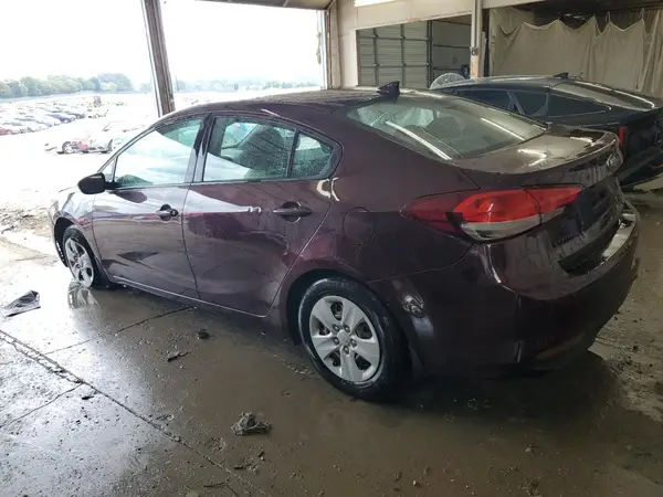 3KPFK4A75JE258692 2018 KIA FORTE - Image 2