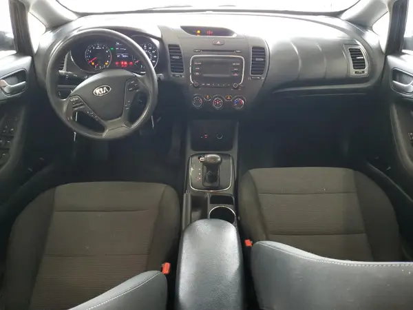 3KPFK4A75JE258692 2018 KIA FORTE - Image 8