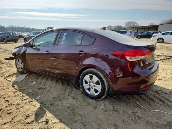 3KPFK4A75JE260054 2018 KIA FORTE - Image 2