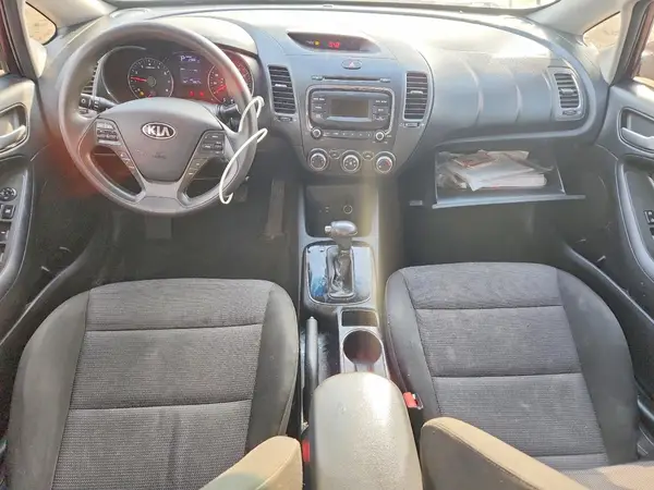 3KPFK4A75JE260054 2018 KIA FORTE - Image 8
