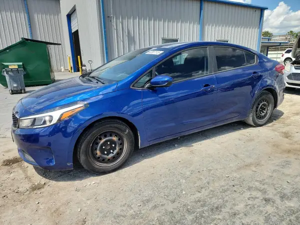 3KPFK4A75JE260541 2018 KIA FORTE - Image 1