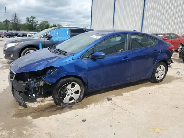 3KPFK4A75JE262791 2018 KIA FORTE - Image 1