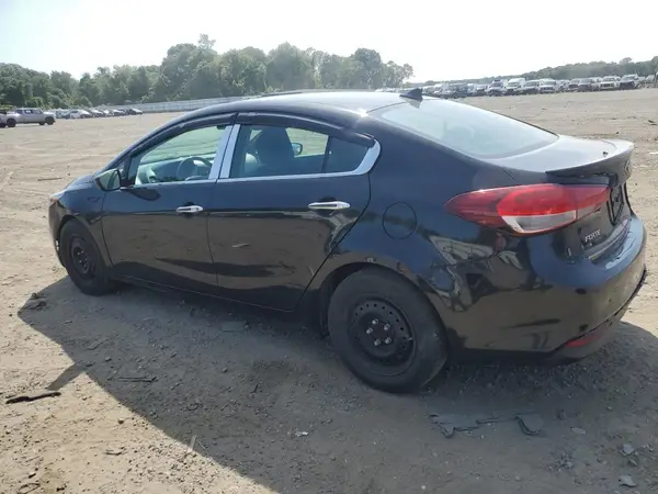 3KPFK4A75JE264704 2018 KIA FORTE - Image 2