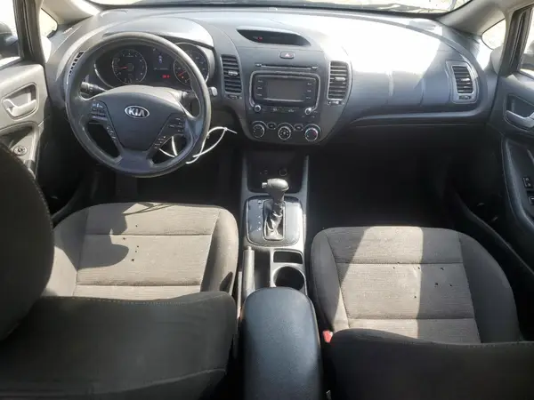 3KPFK4A75JE264704 2018 KIA FORTE - Image 8