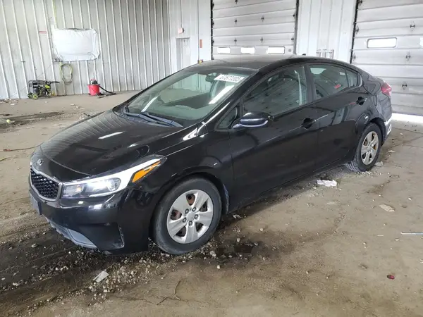 3KPFK4A75JE267151 2018 KIA FORTE - Image 1