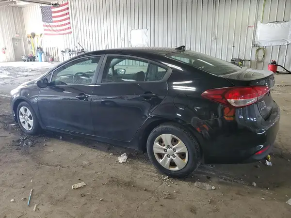 3KPFK4A75JE267151 2018 KIA FORTE - Image 2