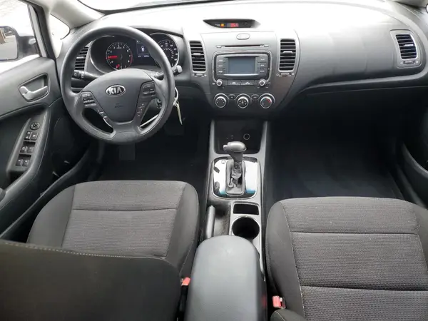 3KPFK4A75JE268140 2018 KIA FORTE - Image 8