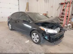3KPFK4A75JE271863 2018 KIA FORTE