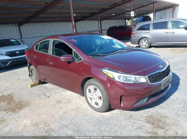 3KPFK4A75JE272012 2018 KIA FORTE - Image 1