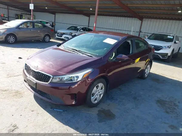 3KPFK4A75JE272012 2018 KIA FORTE - Image 2