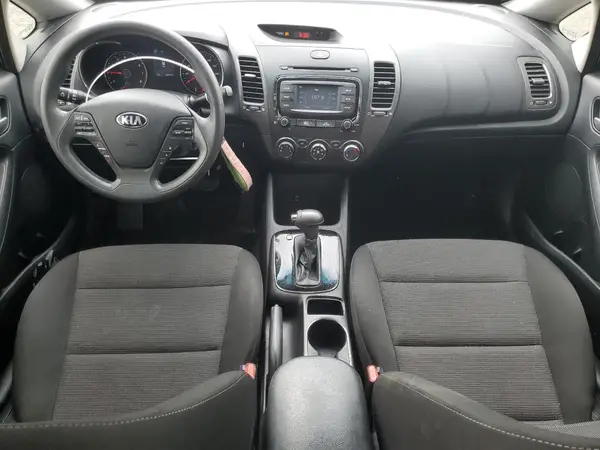 3KPFK4A75JE272043 2018 KIA FORTE - Image 8