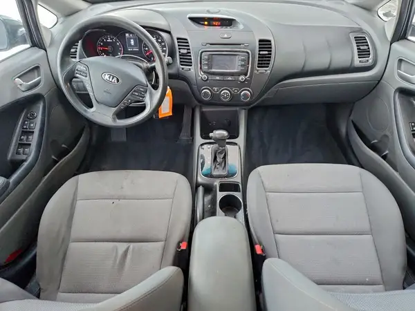 3KPFK4A75JE277999 2018 KIA FORTE - Image 8