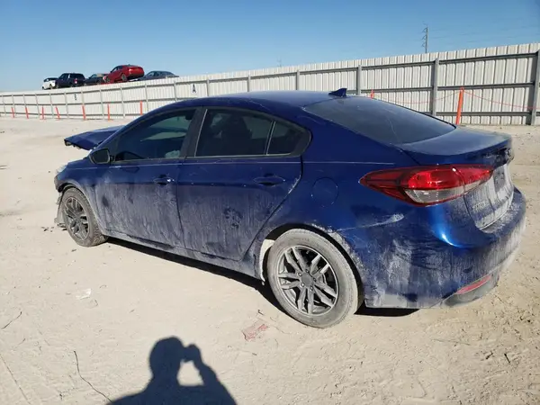 3KPFK4A75JE280742 2018 KIA FORTE - Image 2