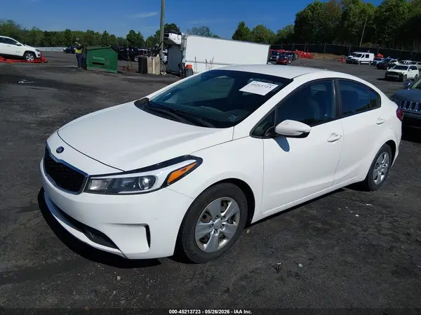 3KPFK4A75JE280952 2018 KIA FORTE - Image 2
