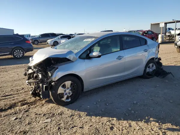 3KPFK4A75JE283303 2018 KIA FORTE - Image 1