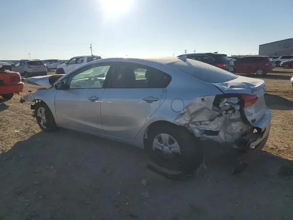 3KPFK4A75JE283303 2018 KIA FORTE - Image 2