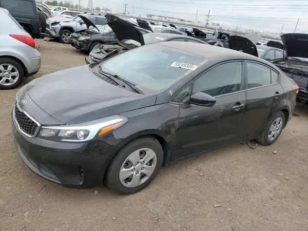 3KPFK4A75JE283768 2018 KIA FORTE - Image 1