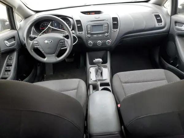 3KPFK4A75JE283768 2018 KIA FORTE - Image 8