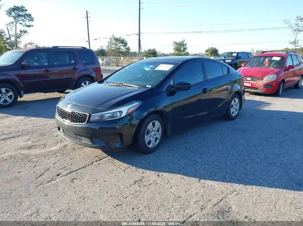 3KPFK4A76HE006086 2017 KIA FORTE - Image 2